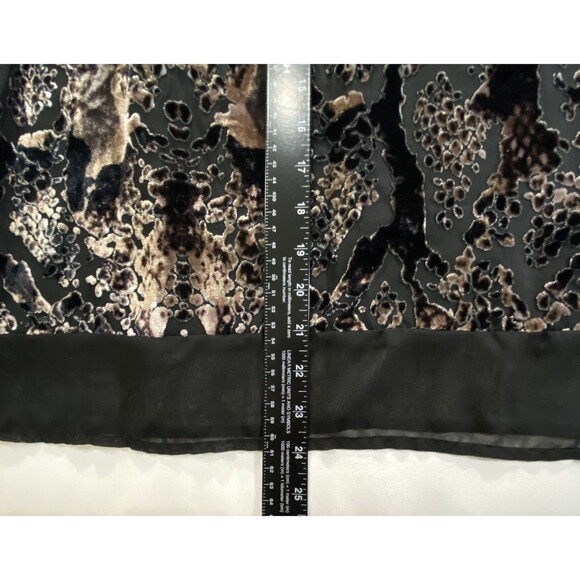 Chicos Sz 1 (U.S. 8/M) Black Velvet Burnout Floral Top Sheer Hem 3/4 Sleeve EUC - Picture 6 of 8